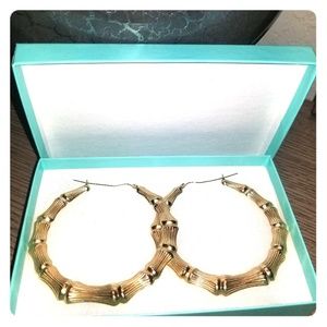 14k Gold Hollow Door Knocker Earrings.